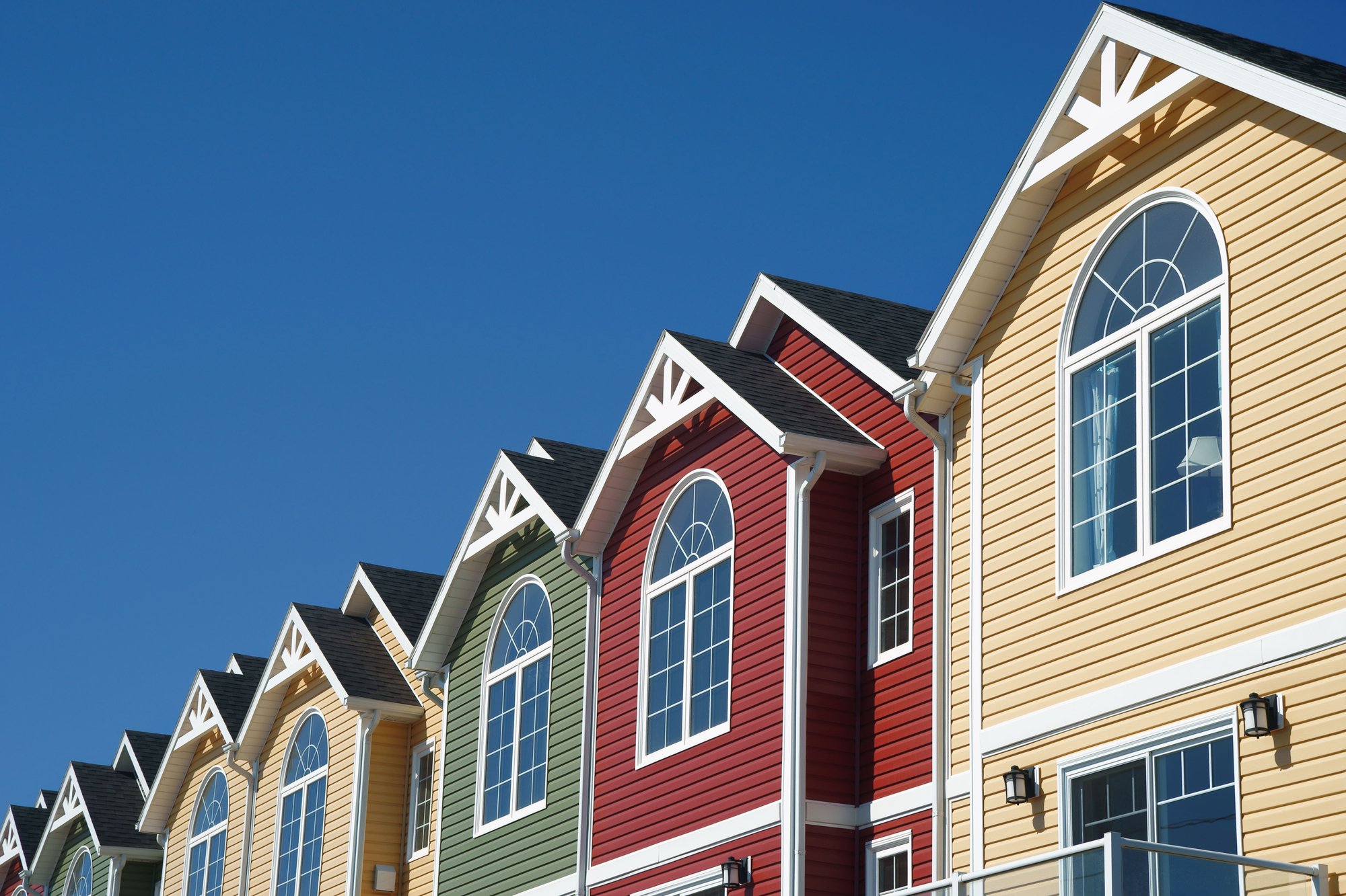 Row-of-multicolored-houses Row-of-multicolored-houses